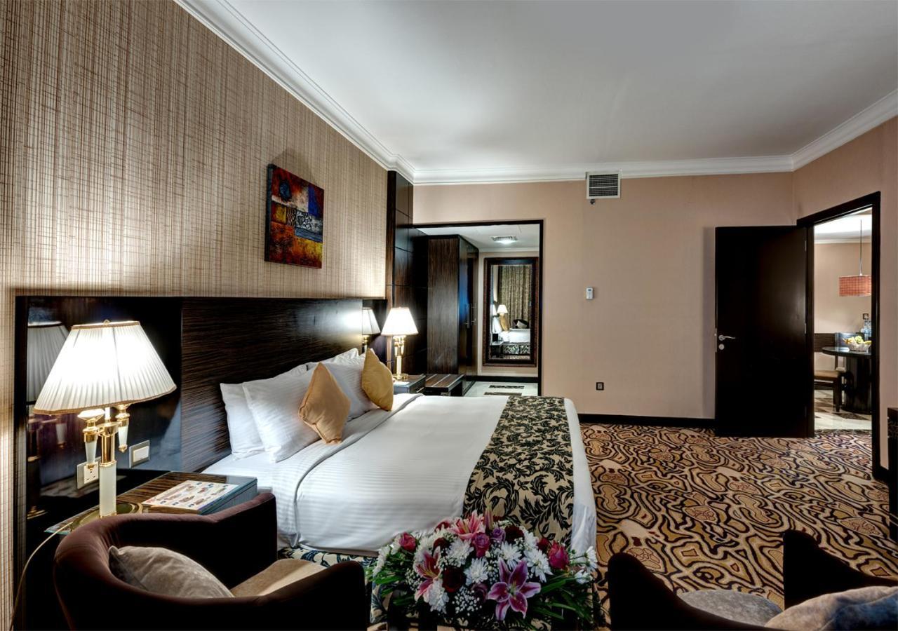 Executive Suite,1125759492:JPEG
