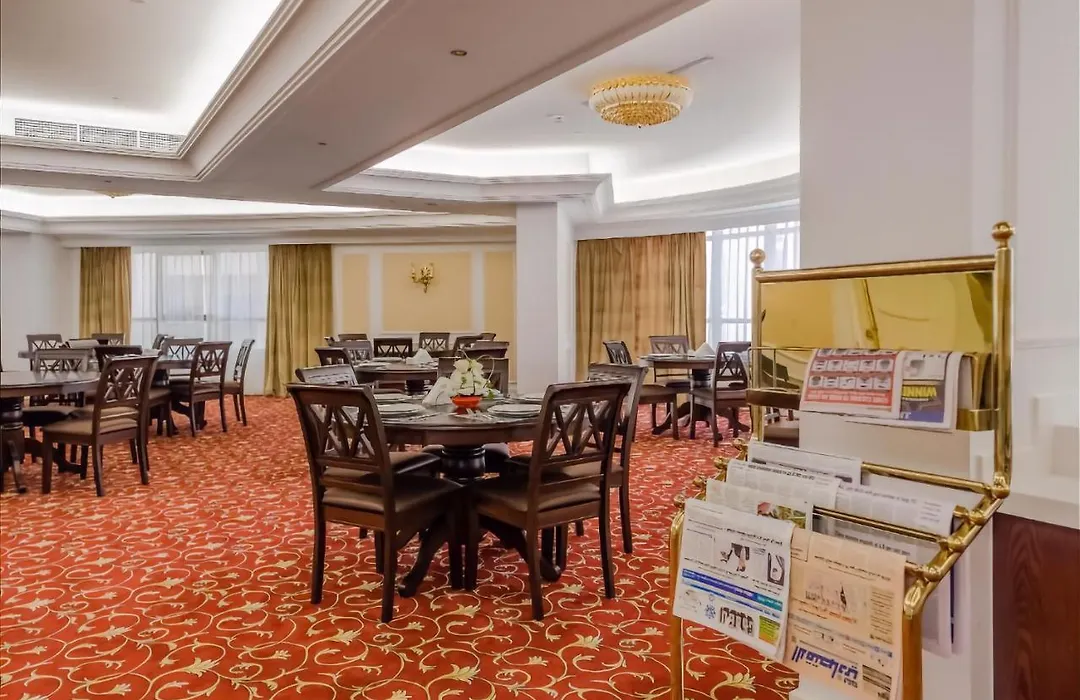Crystal Plaza Al Majaz Hotel-1